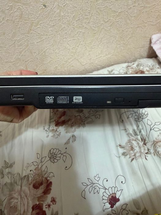 Продам ноутбук TOSHIBA