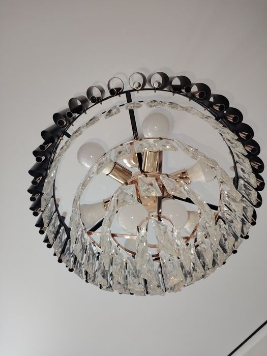 Продам люстру в зал