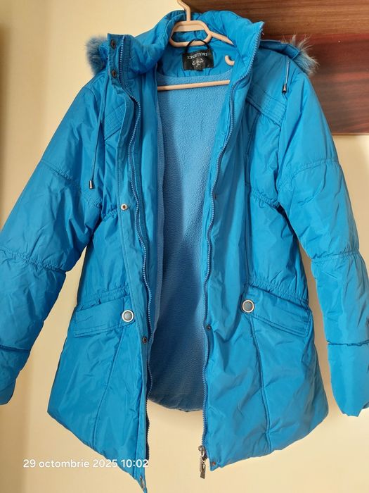 Vând geaca damă.