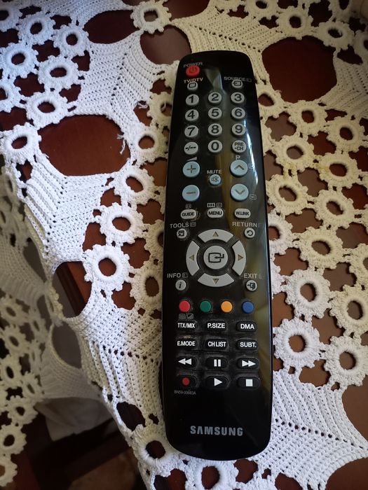 SAMSUNG TV Truesurruond XT,diagonala 102 cm,telecomanda,carte,Slovacia