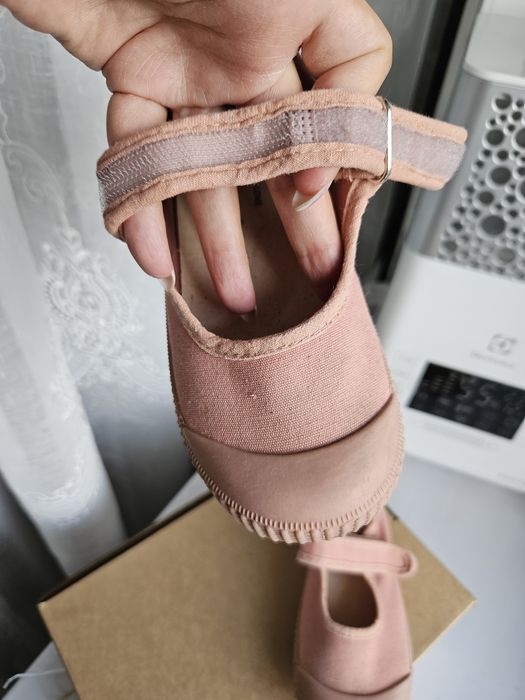 Продам туфли кеды на девочку