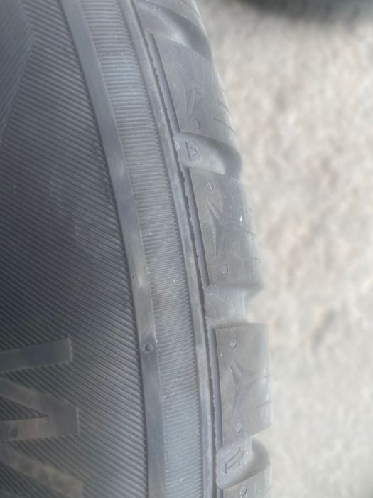 Vând anvelope iarnă Kumho