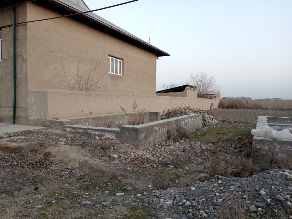 Yer uchastka sotiladi.kelishamiz