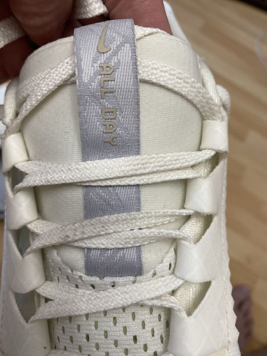 Продам кроссовки Найк оригинал .