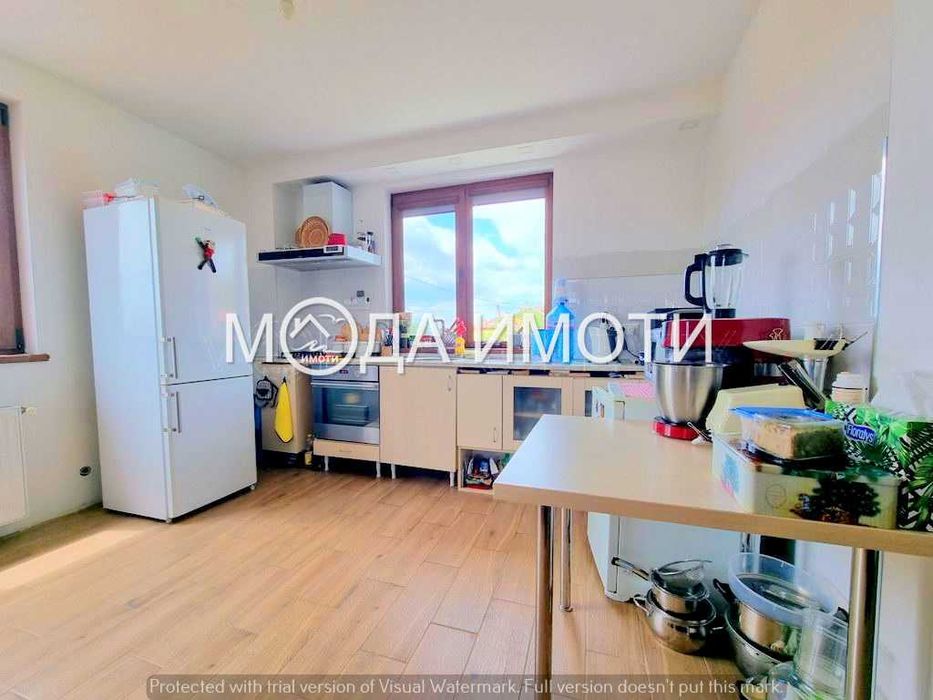 Къща в с. Горица, със голям двор, гараж и мазе!