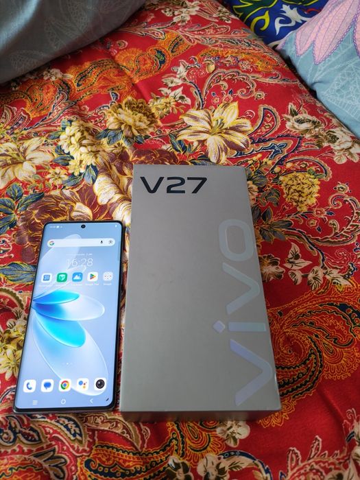 Телефон vivo v27