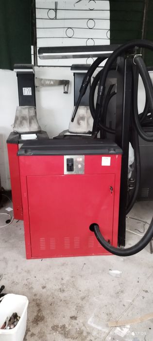 Прахосмукачка за автомивка на самообслужване с 2 поста.