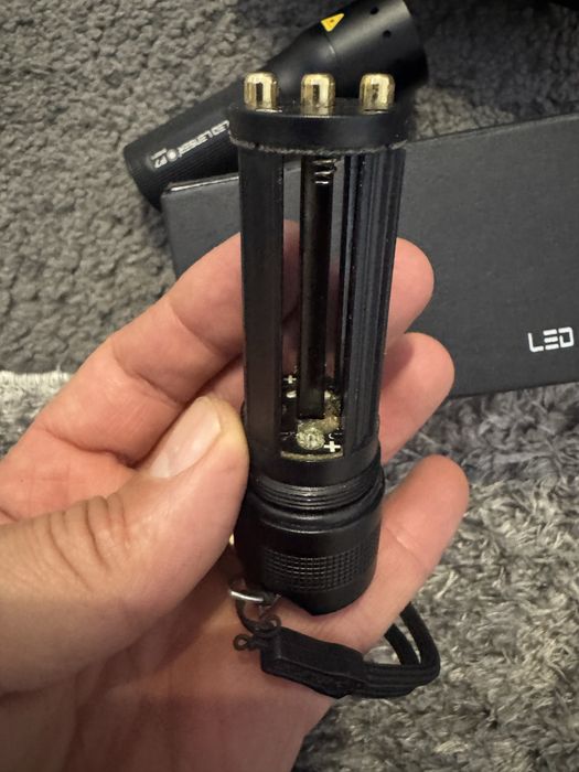 Lanterna LedLenser p7 defecta