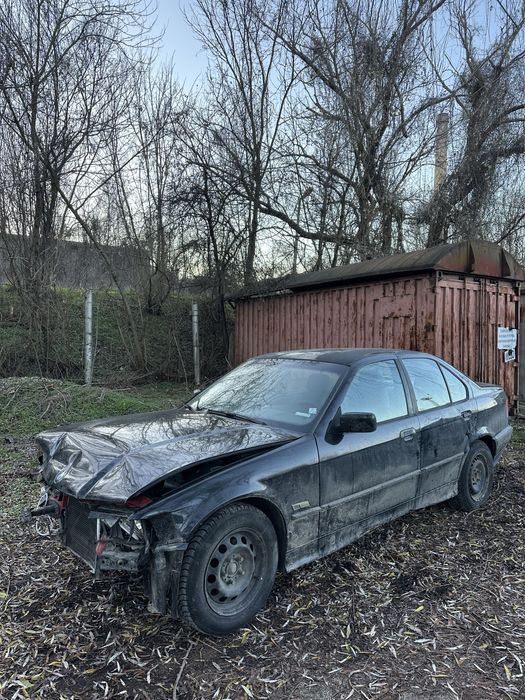 Bmw e36 318i НА ЧАСТИ