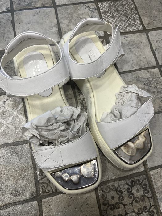 Продам сандали женские
