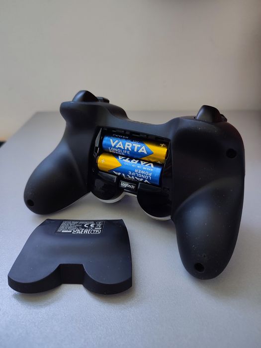 Gamepad wireless Logitech F710, controller PC - Stare foarte buna