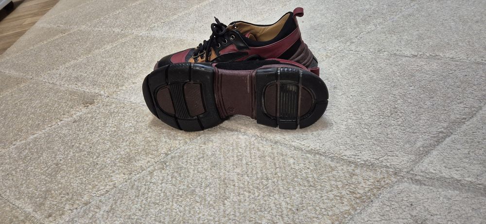 Продавам италиански дамски обувки