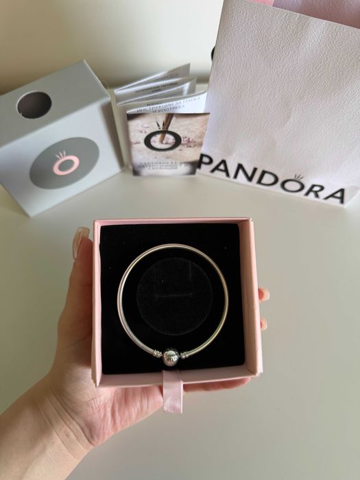 Pandora Сребърна твърда гривна 21 см