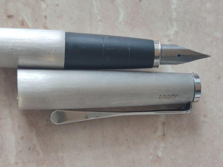 Stilou LAMY Studio Brushed Steel - Peniță M - Original Germania