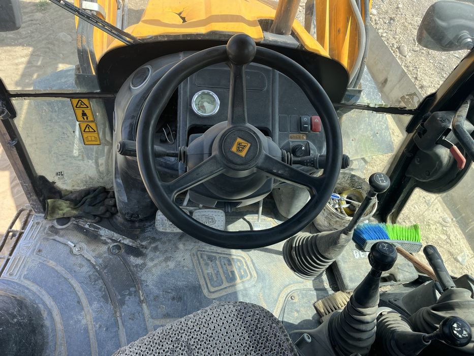 Экскавато погрузчик JCB 3cx 2012года