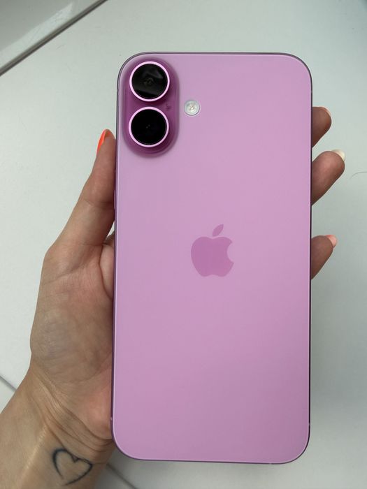 Продавам Iphone 16 plus 256GB