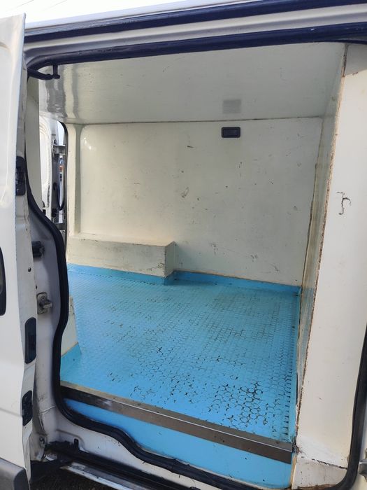 Renault Trafic 1.9 d, Izoterm izolată fara frigo frigorific