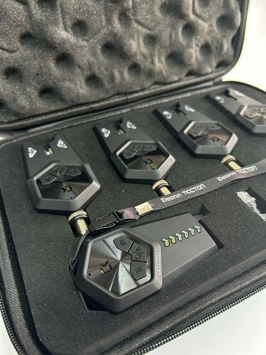 Сигнализатори DELPHIN Tecton 4+1 Set Bait Alarm / ЧИСТО НОВИ