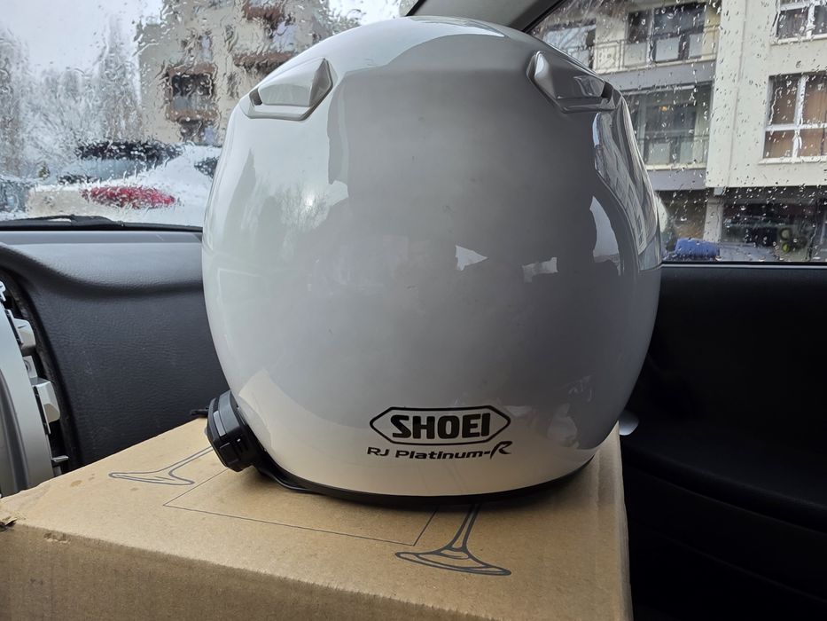 Продавам каска Shoei rj-platinium