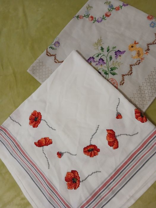 Бродирани покривки