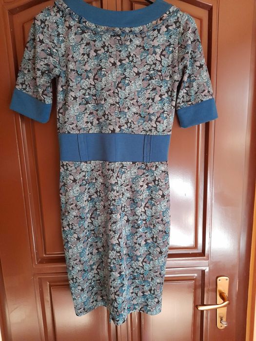 Costumas dama din jerse, rochita model floral si sacou turchiz - 40