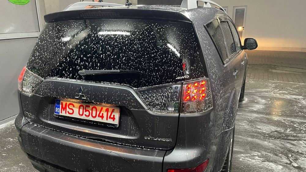 Mitibishi outlander 4x4 7locuri