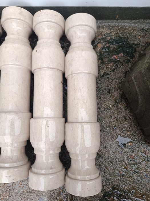 Балюстри от врачански камък