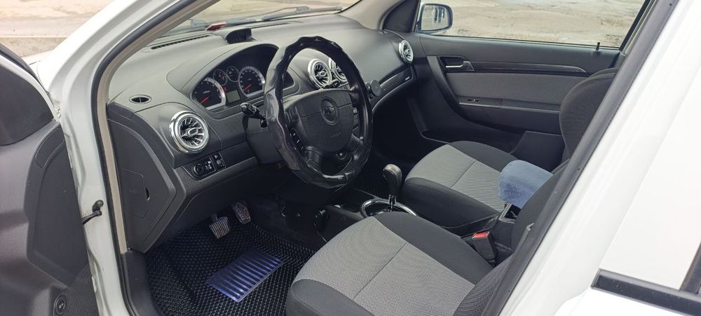 Нексия 3 сотилади