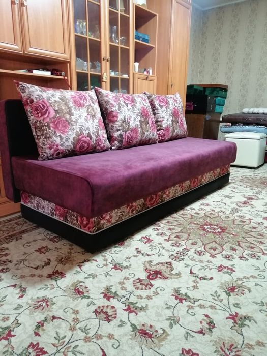 Продам диван Новый