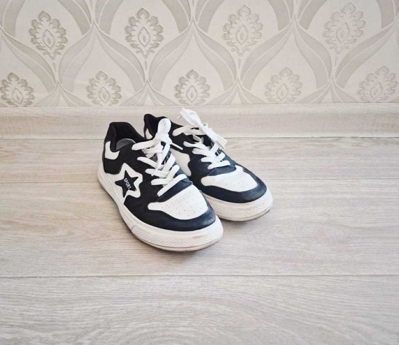 Продам 7 пар обуви размер 39