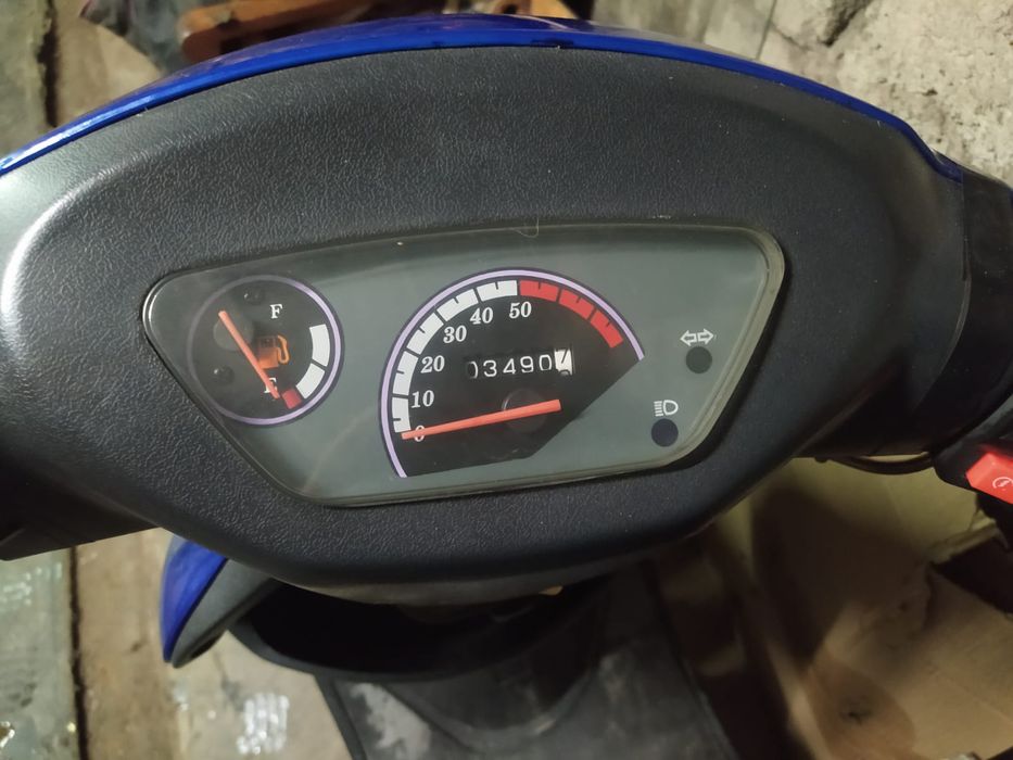 В продаже скутер