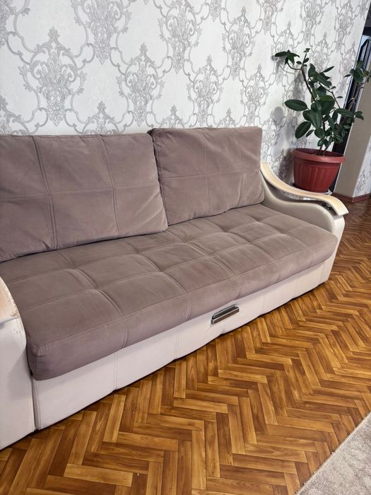 Продам диван. 30000 тенге. Не новый б. у