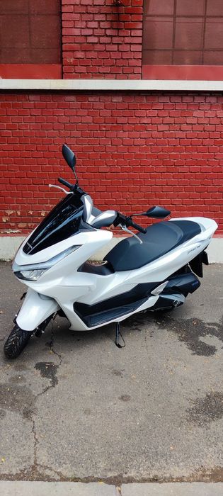Inchiriez scuter Honda pcx 125cc ( Glovo, Bolt, Wolt)