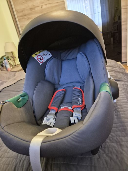Столче Cybex Aton B2 с isofix база