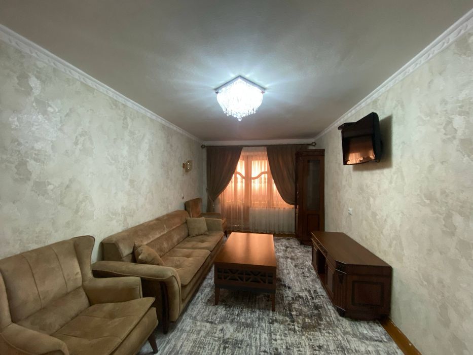 3 xona Gagarin yulni usti gishtli dom