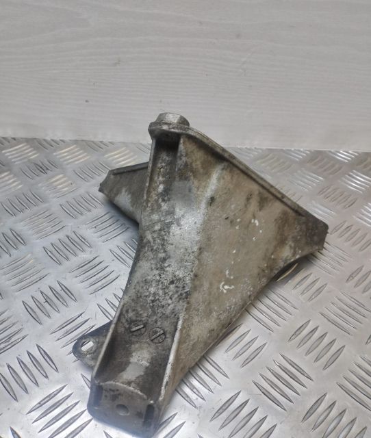 Suport motor cod 8d0199308l 8d0199308l Audi A6 4B/C5 seria