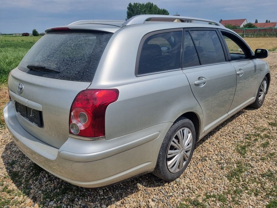 Dezmembrez Toyota Avensis 2.2 dcat 177 cp 2008
