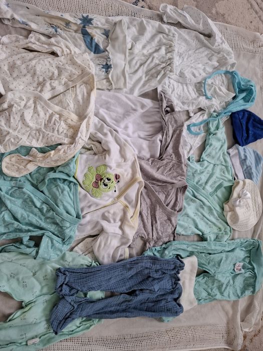 Срочно продам детские вещи 0-6