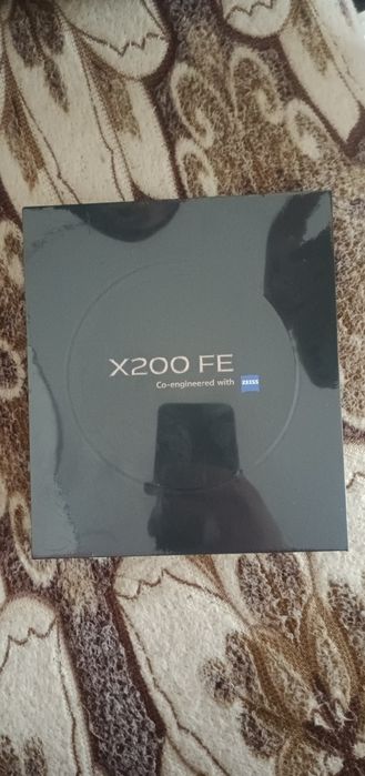 Продам телефон VIVO X200 FE