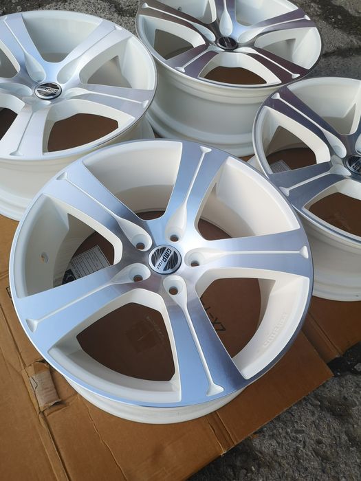 Jante originale GMP Italy Buran white diamond 8x18 et 43 5x112