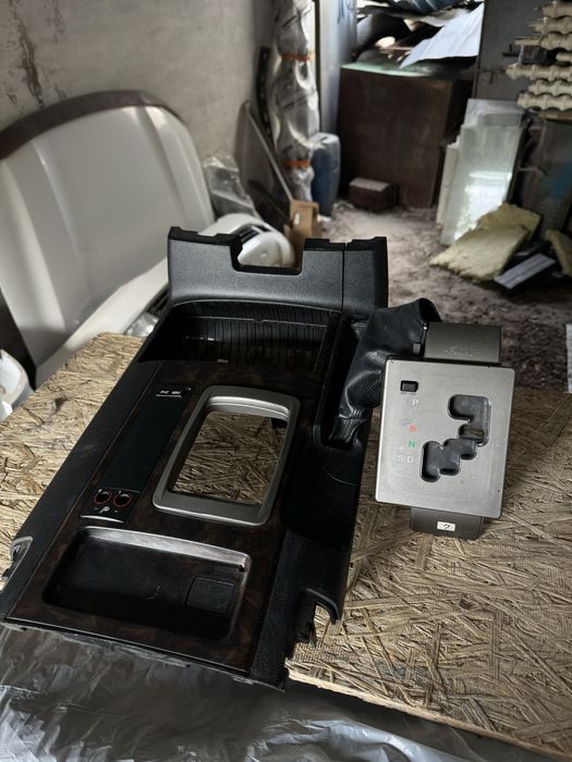 Запчасти салона Land Cruiser 200