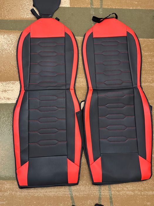 Продам комплект чехлов, черного цвета, универсальные