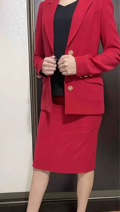 Костюм тройка в отличном состоянии