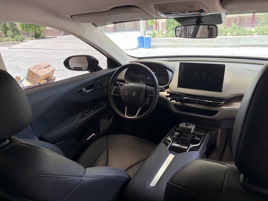 Hongqi eqm5 (450)