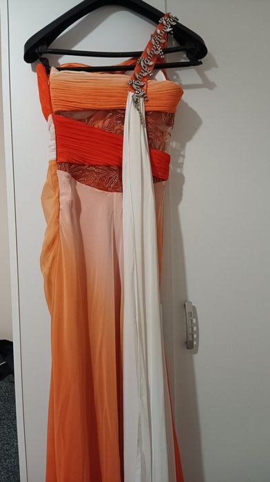 Продавам Бална рокля