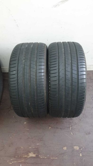 set 2 anvelope vara 275/40/18 Pirelli , profil 8 mm