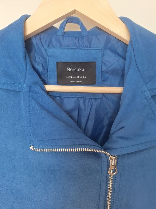 Късо дамско яке Bershka XS