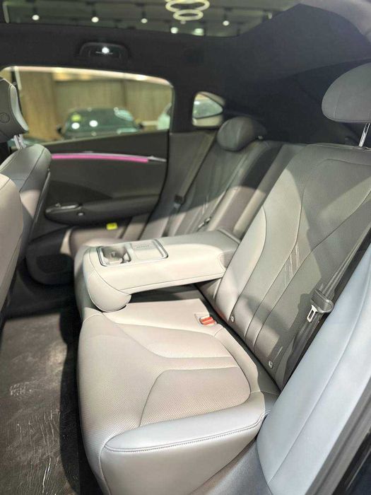 XPENG G7 2026 yangi model 1700 km yuradi Gibrid