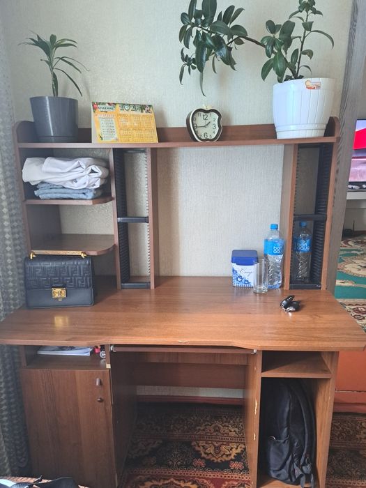 Продаю компьютерный стол либо парту