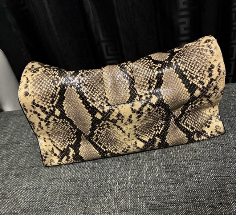 Genti de marca de lux .Nu ezita ..Reduceri de sarbatori